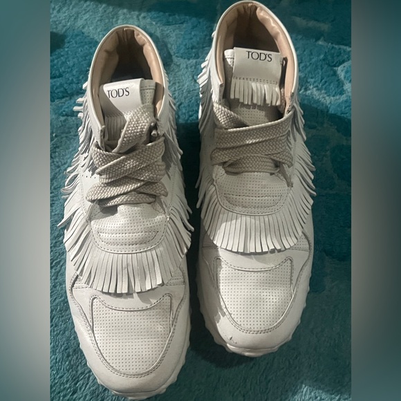 Tod’s fringe perforated leather high-top sneakers - Picture 3 of 11